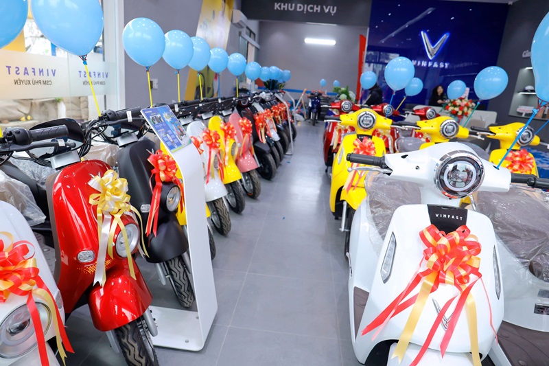 thiết kế và thi công showroom, cửa hàng xe máy điện Vinfast ở Hà Nội