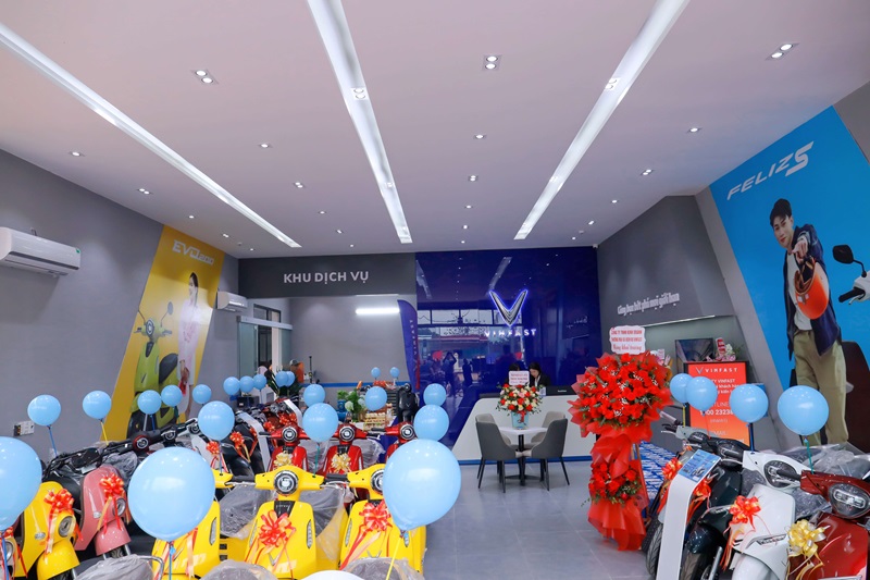 thiết kế và thi công showroom, cửa hàng xe máy điện Vinfast ở Hà Nội