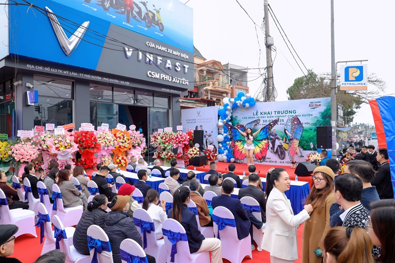thiết kế và thi công showroom, cửa hàng xe máy điện Vinfast ở Hà Nội