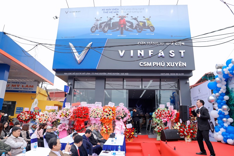 thiết kế và thi công showroom, cửa hàng xe máy điện Vinfast ở Hà Nội