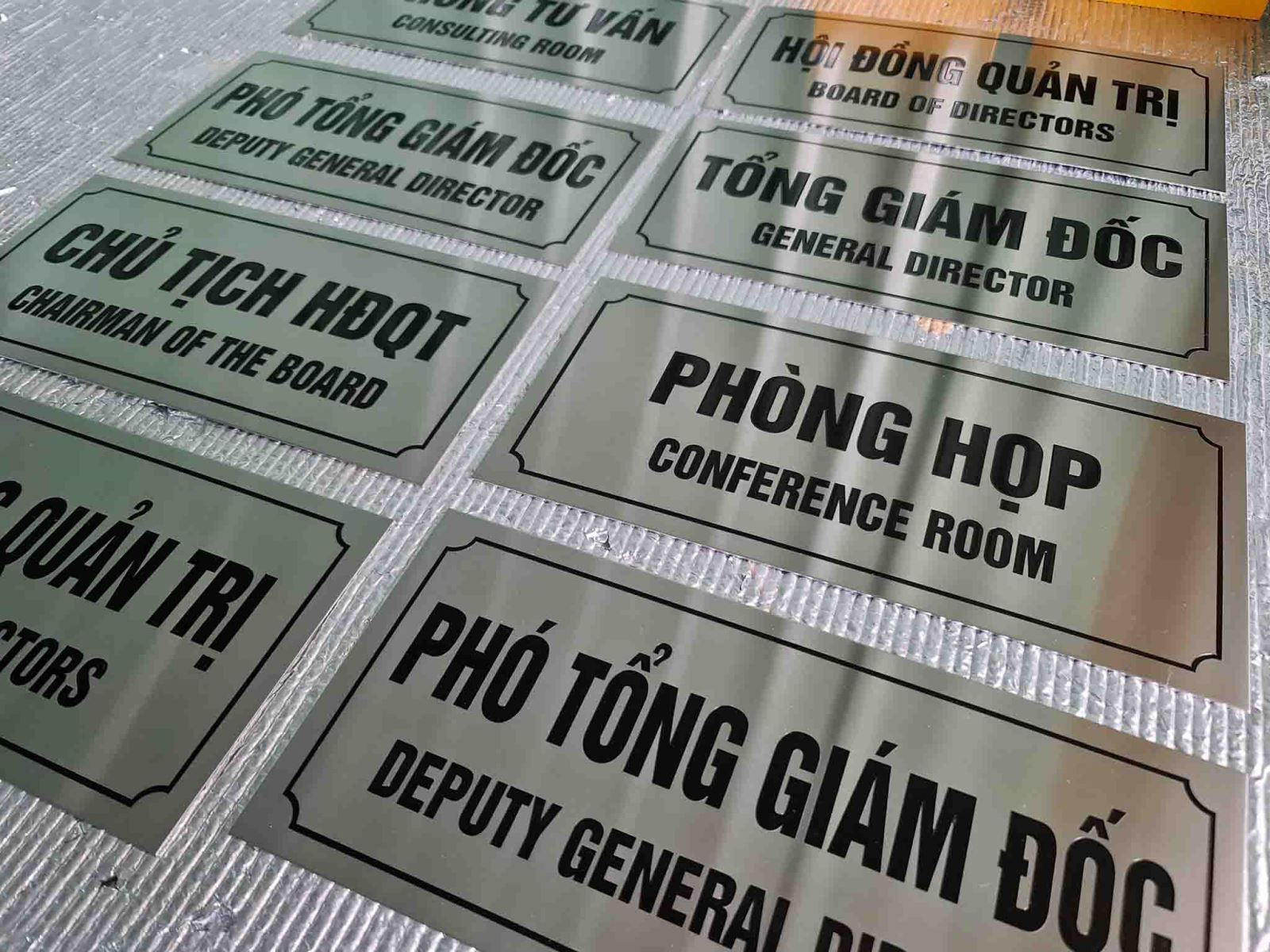 bang-hieu-cong-ty-gallery-2