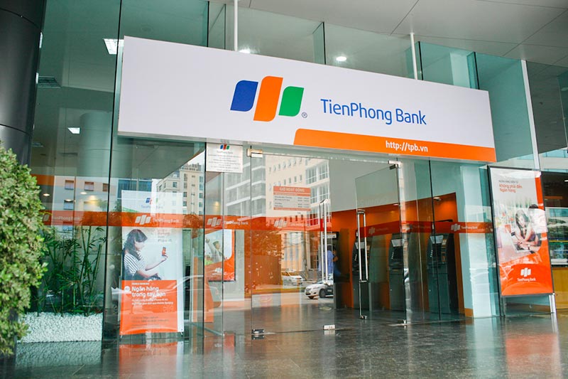 bang-hieu-hop-den-backlit-3