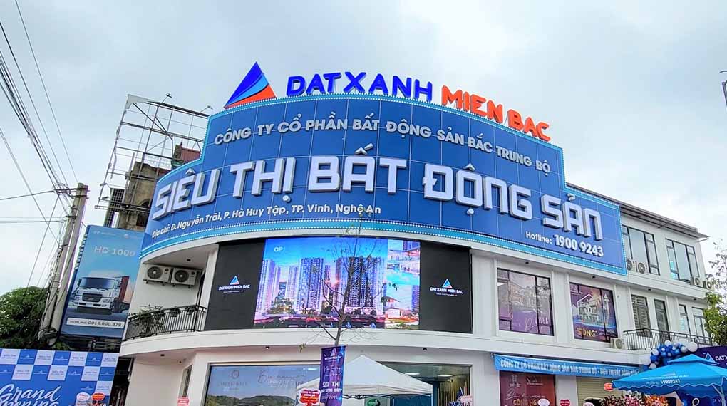 Cần cân nhắc khi tự mua vật tư, thuê thợ riêng làm bảng hiệu alu