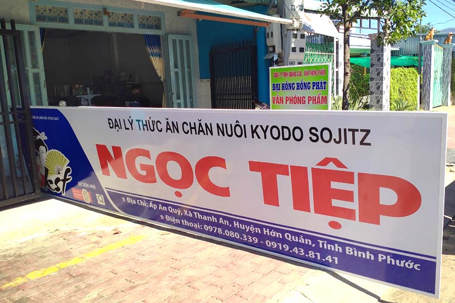 Bảng hiệu tôn dán decal